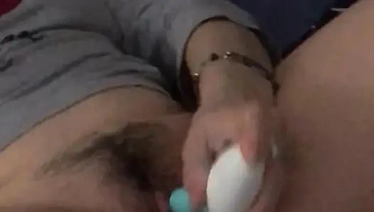 Моя жена с большим удовлетворением пробует новые секс-игрушки