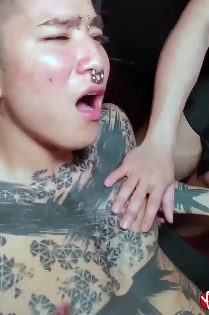 Yoshikawasakixxx - Perverzna Yoshikawa šakana od tri gay majice