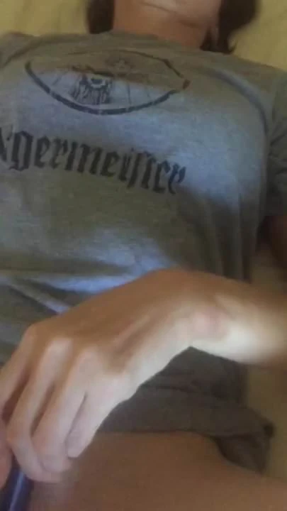 Wifey orgasms on her new black cock !