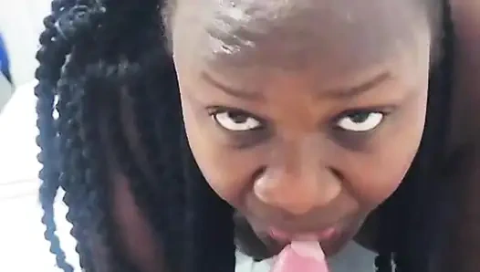 Cewek semok kulit hitam dientot habis-habisan sama besar pria kulit hitam