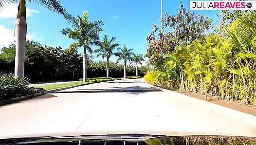 Milf terangsang mengisap kekasih kontol besar dengan keras di dalam mobil