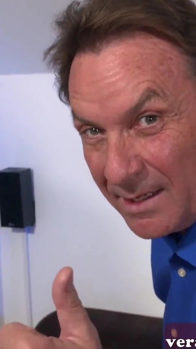 Detik yang menyeronokkan dari "Awek pemalu Jerman tidak suka casting lucah pertamanya dengan lelaki tua"