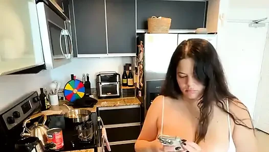 Live streaming bareng dani valentina