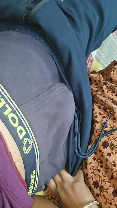 Hot desi bhabhi kneppe af husbend romantisk