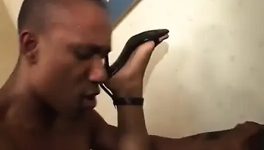 Siyah fahişe sikiliyor