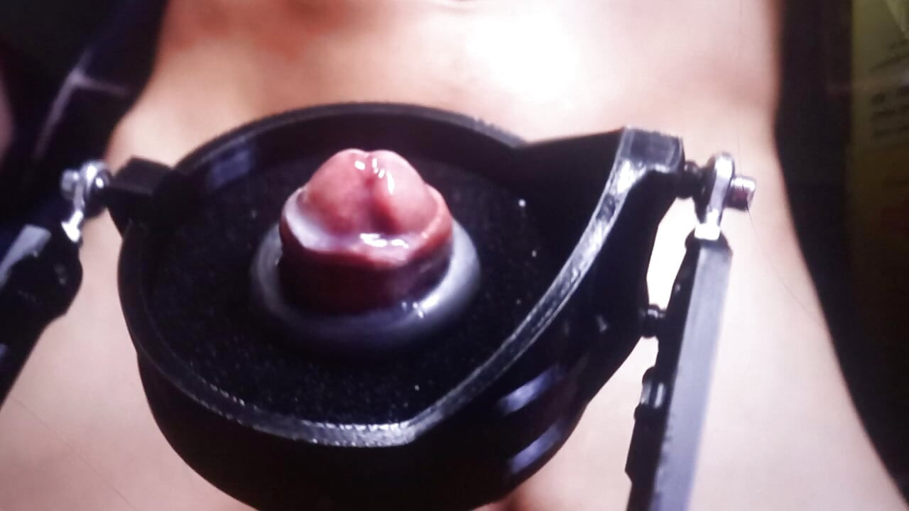 Arab teenager masturbates on his motorcycle