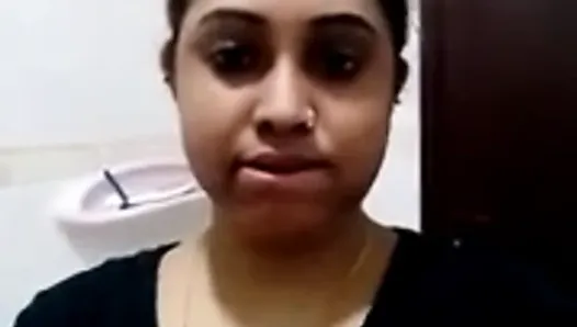 Indian bbw girl record her boobs and pussy for her bf