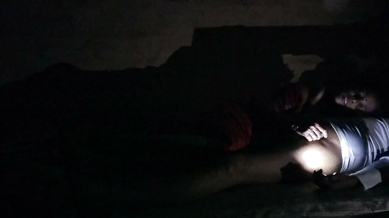 Sali ko jaga kar chudai ki lekin lite chali gayi