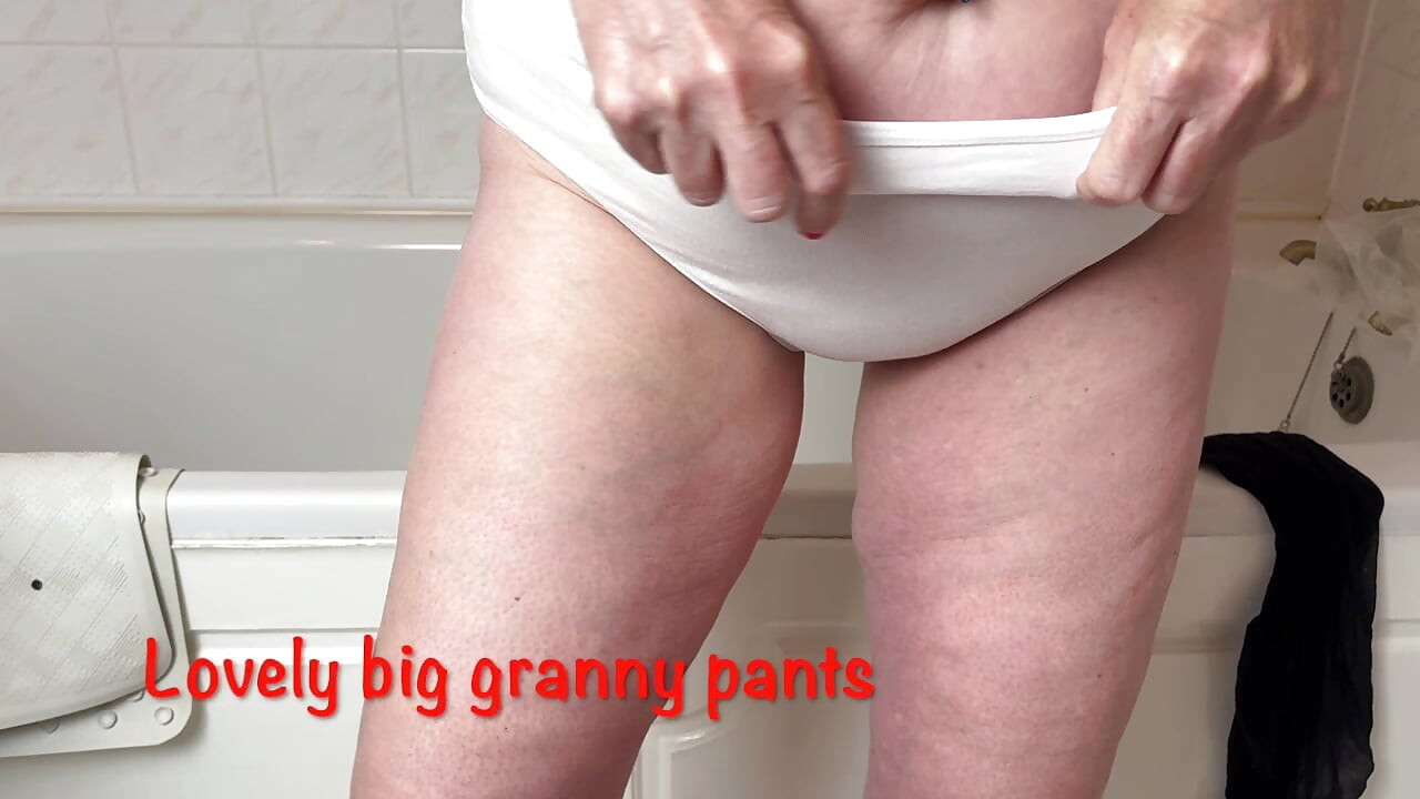 Mrs Mature Feet in the bathroom 470