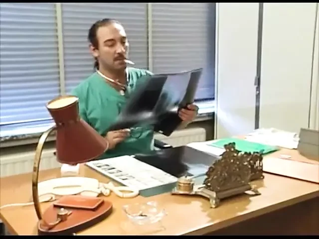 Nieuwe verpleegster krijgt een echte traktatie