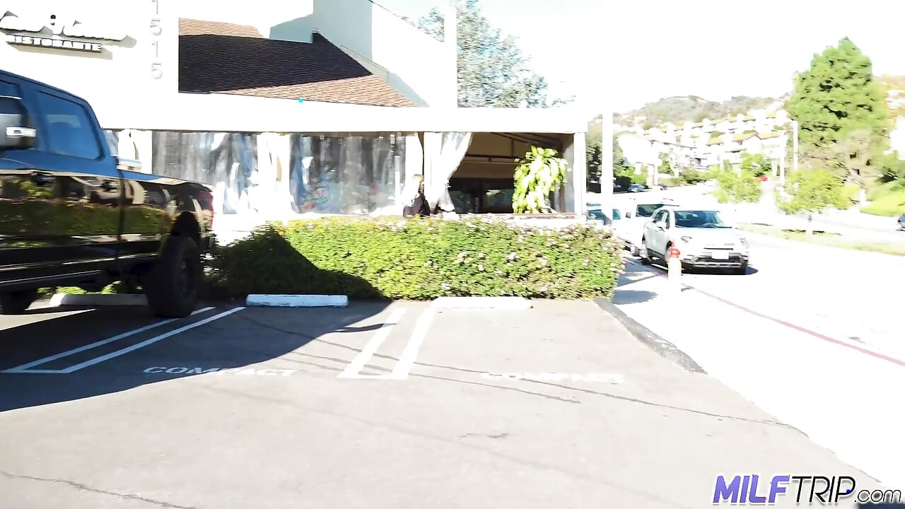 Cum Hungry MILF Kenzie Taylor Bartender Mixes Pussy Juice with Cock