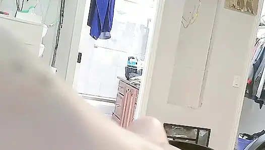 MILF lutscht schwanz ihres ehemanns nach langem arbeitstag