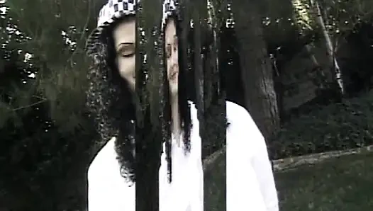 Interrarassische Schwesternschaft Bash: Heiße lesbenaction