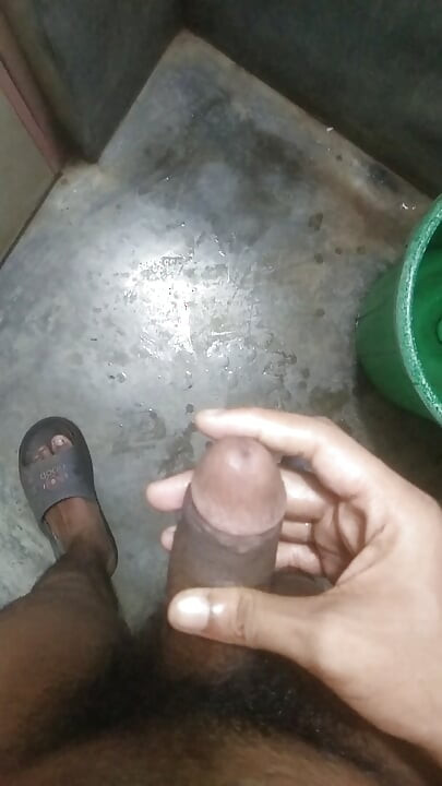 então eu fui ao banheiro, colocar sabão em minhas mãos, e bateu a alça