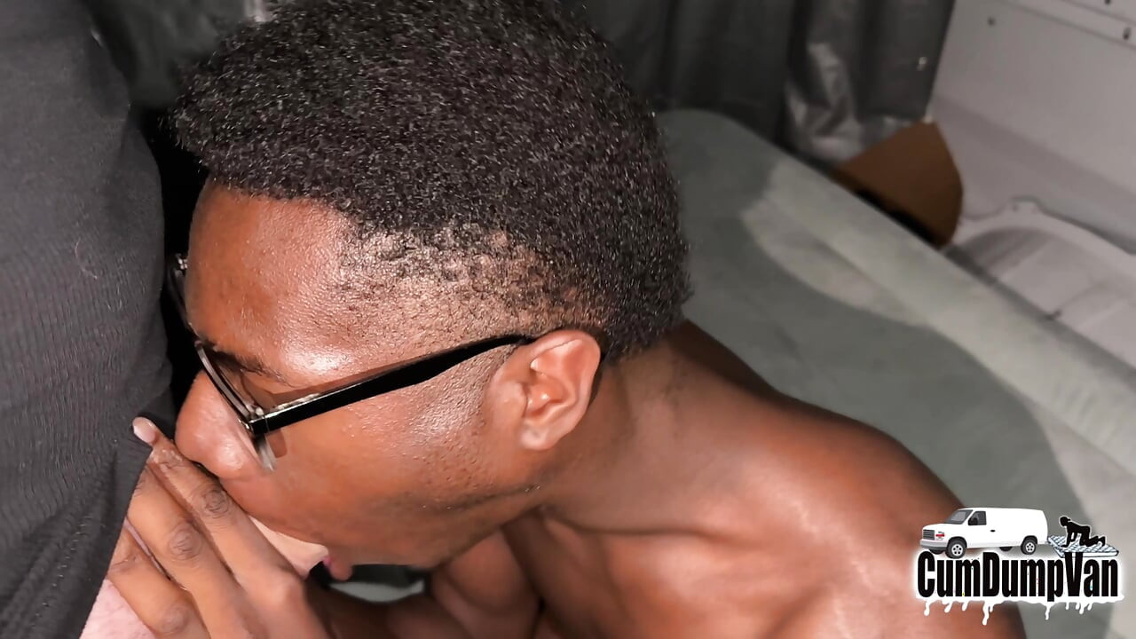 Van buangan air mani gangbang kembar muda hitam berkumpulan mentah kote hitam besar