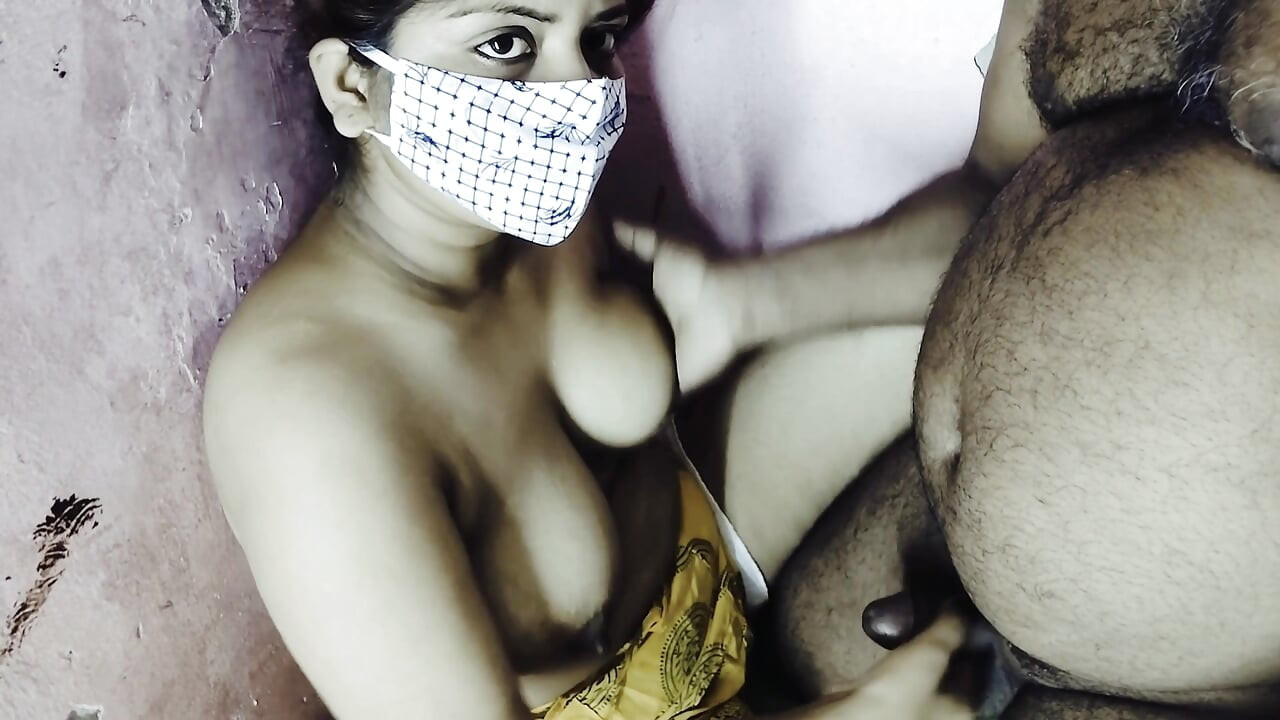 18+Krásná dívka s tlustým mužem má sex