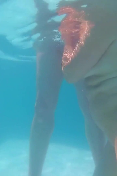 Long fucking in the pool and cumshot underwater