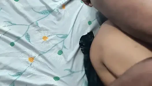 Cinta menuangkan ke dinding