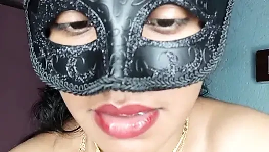 Pyaasi bahu sasur ko samne rakhke apni pussy karke dikhaya