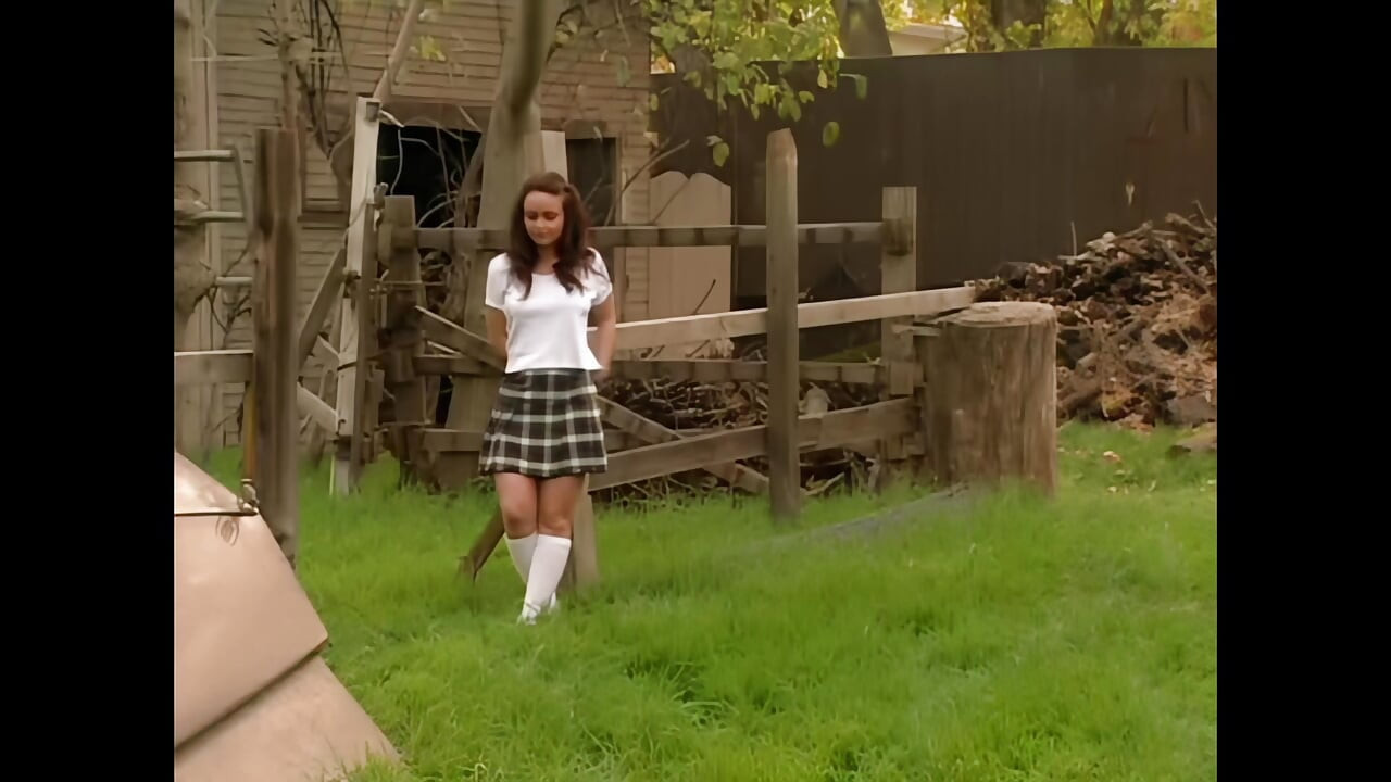 Berdebar Antara Kaum untuk Pussy Sublime Manis Daniella Rush