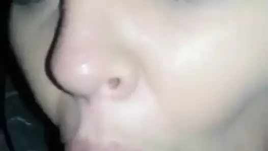 Mi amante la guera le gusta comerse mi semen