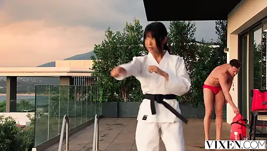 Vixen - emiri momota si cewek cantik dengan tubuh aduhai lagi asik orgasme intens berkali-kali