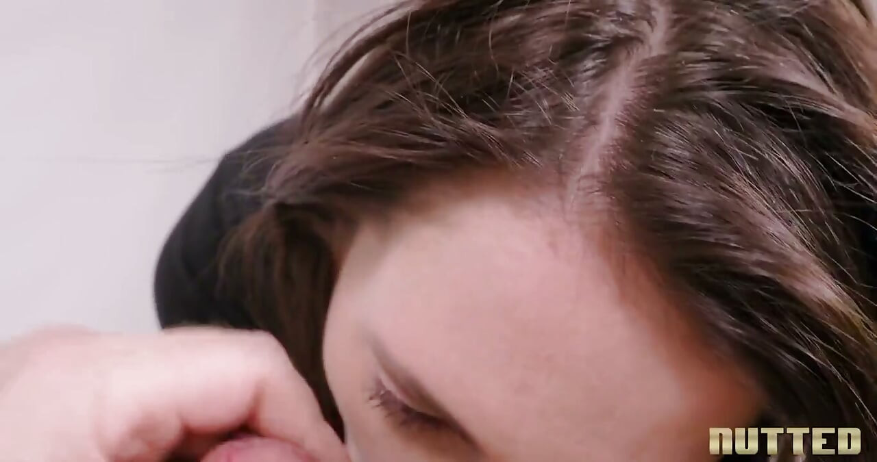Makayla Moore Anal and Vag Creampie