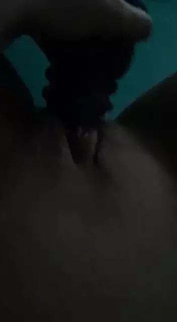 Caliente ama de casa cachonda milf ferkelchenn sola en casa