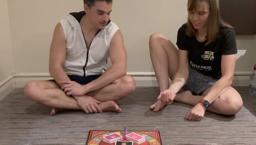 一夫一婦制のセックスボードゲームレビュー：2.3時間が50分のビデオに編集