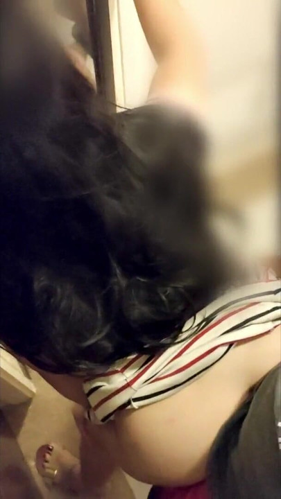 Pinay heiße ehefrau fickt familienfahrer außerhalb des zimmers des ehemanns - betrügende ehefrau | Clip 2