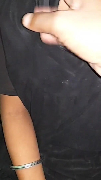 Zapanjujući trenutak iz filma "18-godišnja studentica prava Desi djevica tinejdžerka Indijka prvi put pokazuje sise i pičku Ljubav prema hardcore analnom jebanju"