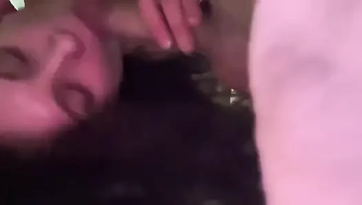 Sabbernder Blowjob Von Der Tätowierten Schlampe Einer Nachbarin, Während Ihr Ehemann Bei Der Arbeit Ist
