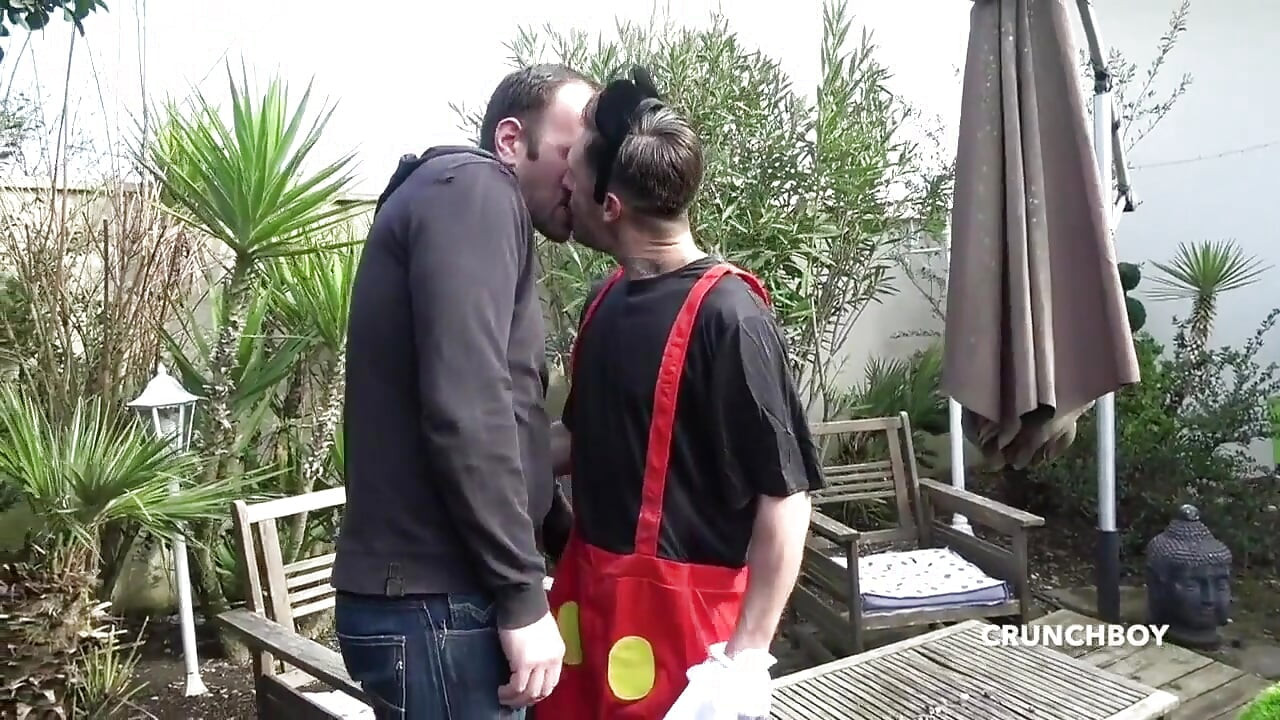 Slut twink creampied by the big cock of Fred in garden