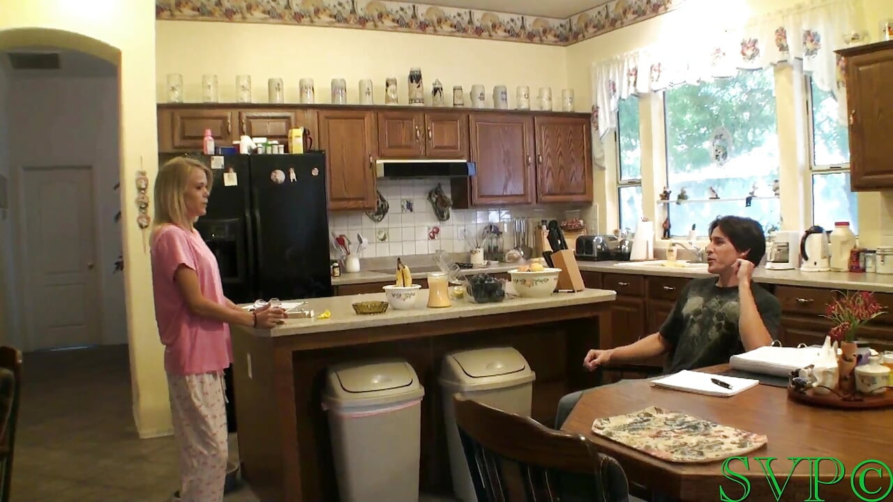 Moje nevlastní sestra chce hrát kouřit a šukat