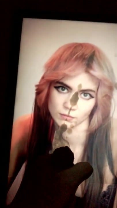 Grimes - tribut i