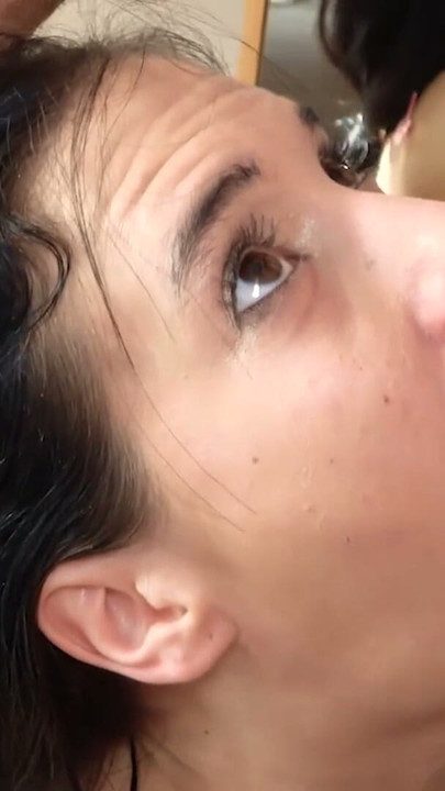 הברונטית הקטנטנה ניקי פוקס נותנת את המציצה הכי טובה בצילום POV מקרוב | קליפ 1