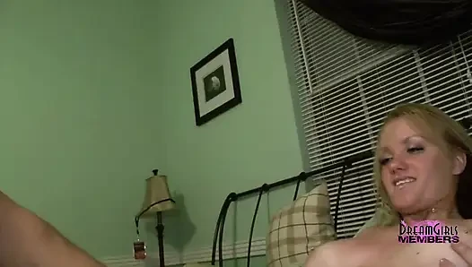 18 y/o slut gets fucked & big load shot in her mouth