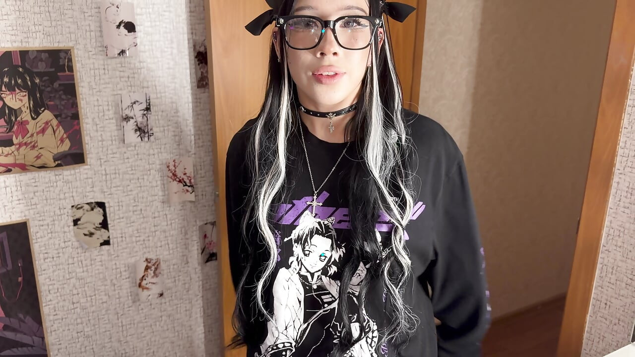 Desperate Alt Asian Girl Had No Money and No Place to Overnight... So She Fucked Me in My Girlfriend's Room