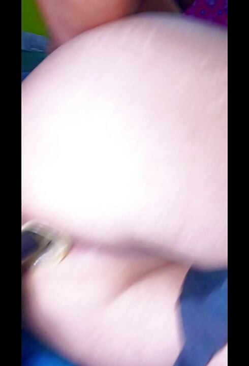 Travesti colombiana faminta por pau