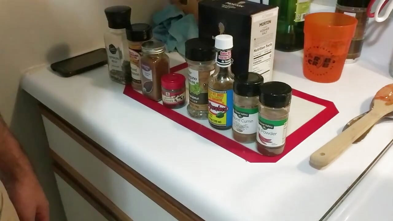 Cum Cooked 3 Leek Chili with Oil Handjob