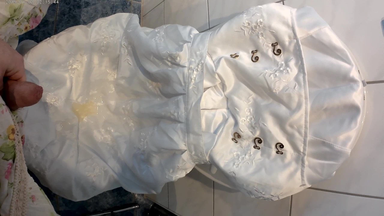 Bridal Dirndl Pissing