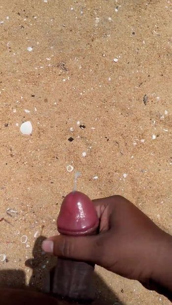 Γυμνή Σριλάνκα στην παραλία, αγόρι χύνει στη διασκέδαση στην παραλία με δαχτυλίδι πούτσας σε δημόσια λήψη χύσια