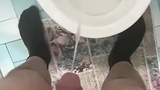 1-) Türk Kıllı Yarak Çiş Videosu