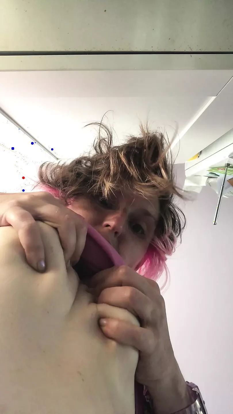 Weird n wonderful Rachel Wriggler plays with her hair and tits whilst having a funny five minutes