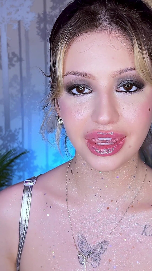 Lips Fetish Glitter Gloss Tease with My Plump Lips