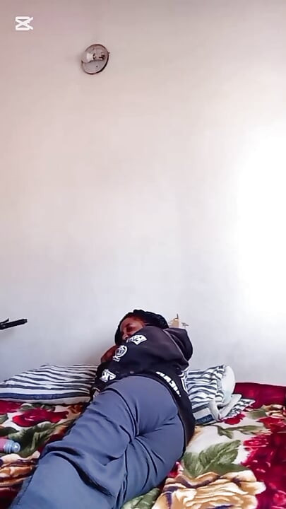 早晨抽筋自慰 如果你沒有男人靠近你，那真是太痛苦了