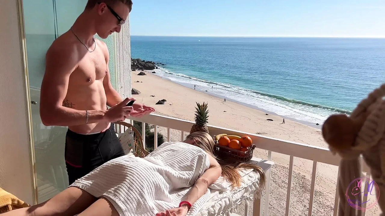 Sex Masseur on Call Did His Job Well on Public – Spirite Moon