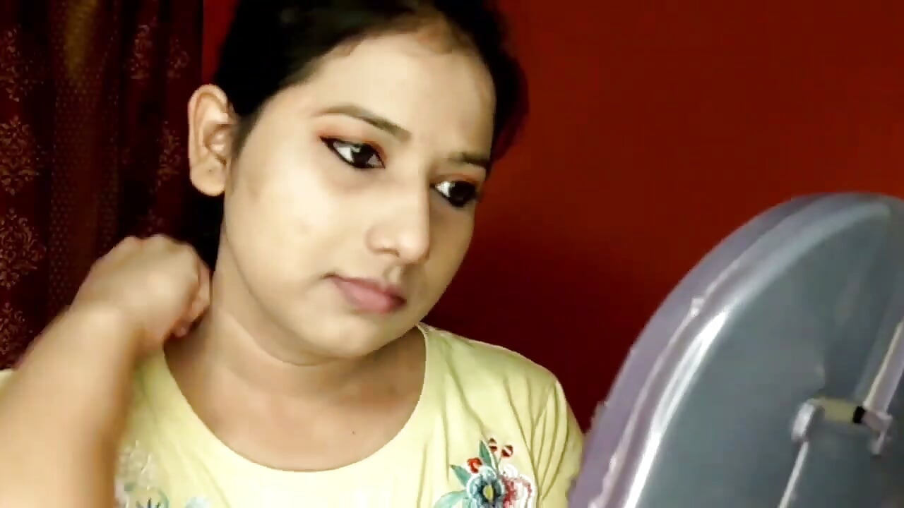 Indian Desi Girl enjoy big dildo while she is Horny