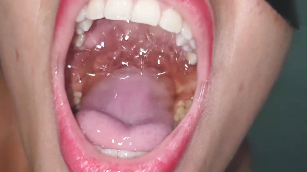 Pissing in my human toilet and making her clean the toilet with her tongue