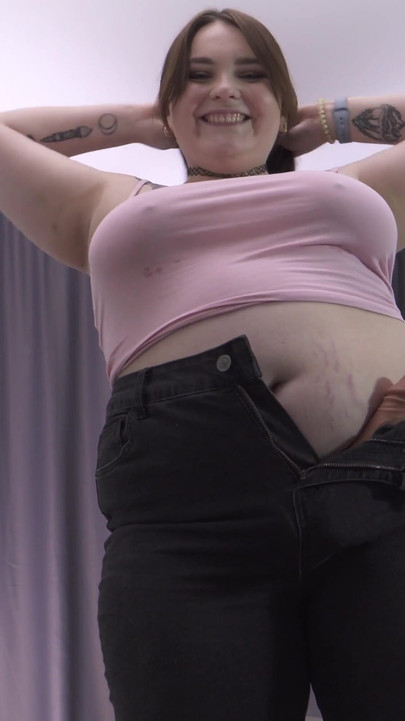 Gospodarica sa ogromnim kurcem muze tvoja nevina usta | Klip 1